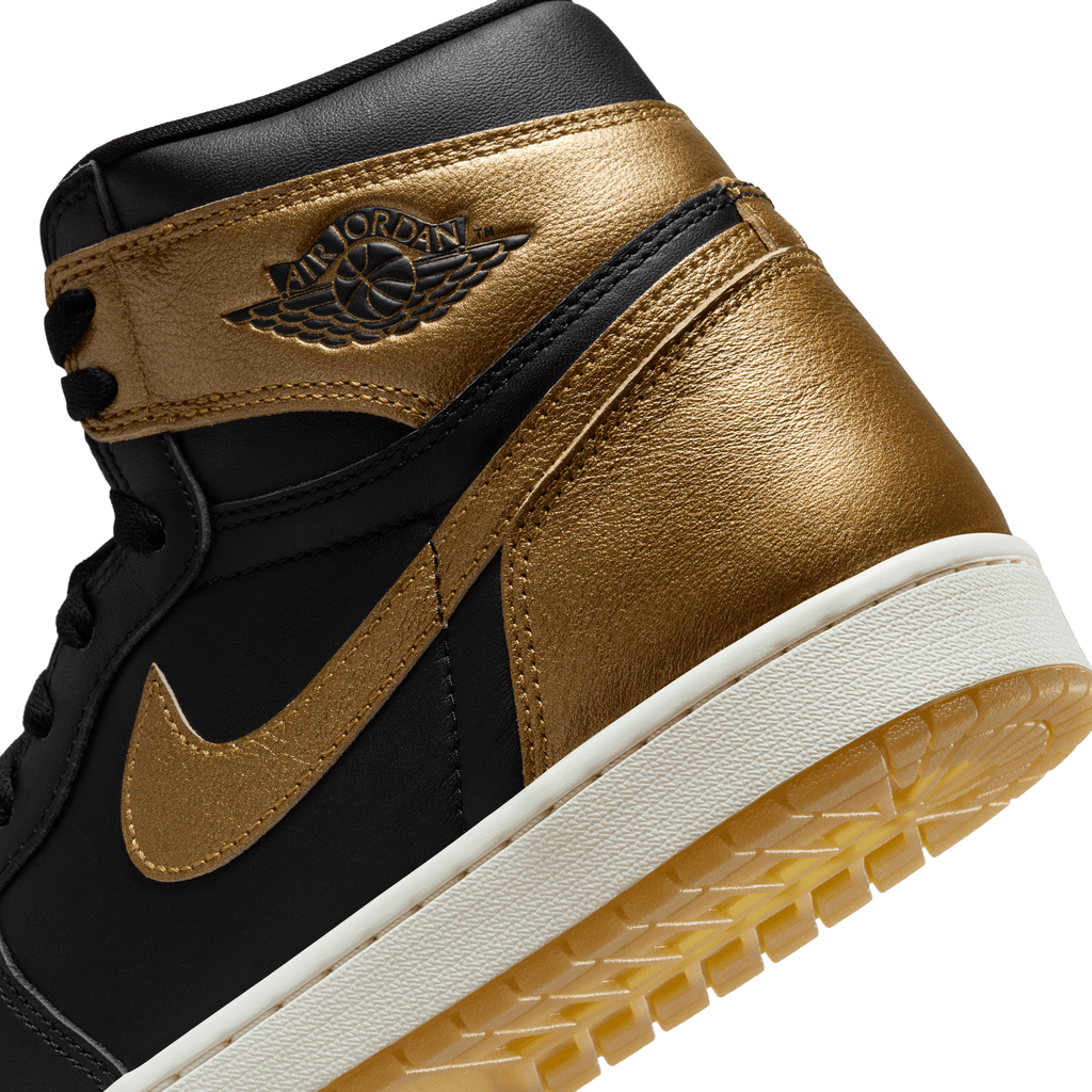 Men's Air Jordan 1 Retro High OG "Metallic Gold Black"