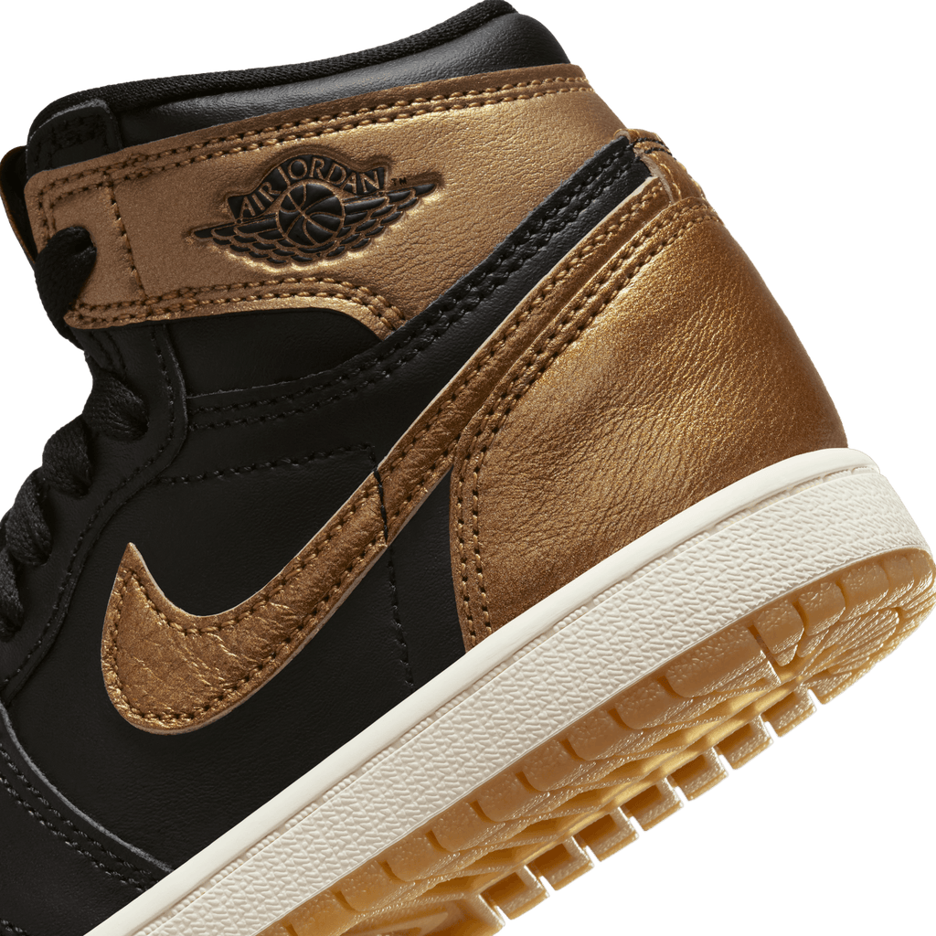 Little Kids' Jordan 1 Retro High OG "Metallic Gold Black"