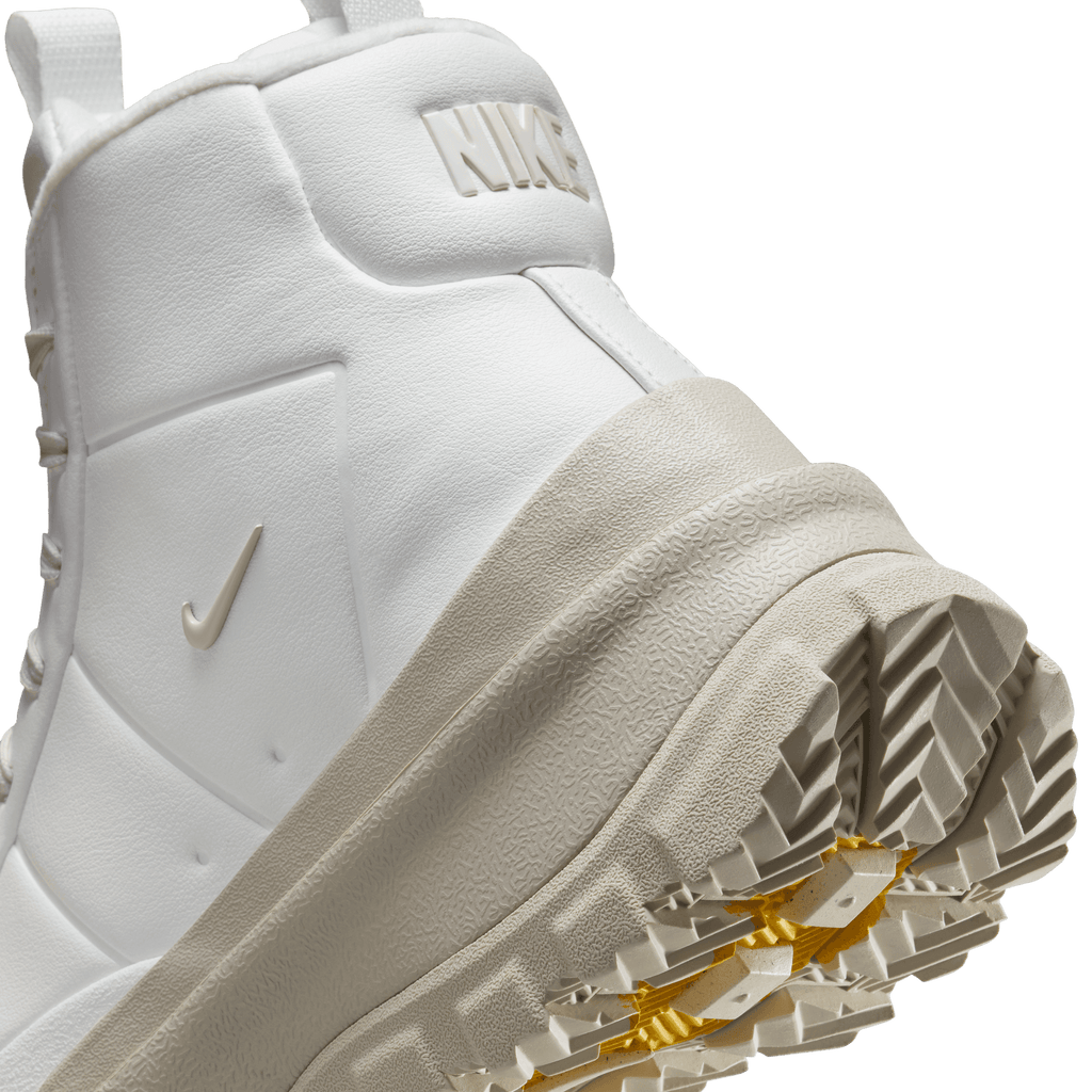 Women's Nike Blazer Roam Mid Winterized "Summit White Phantom"