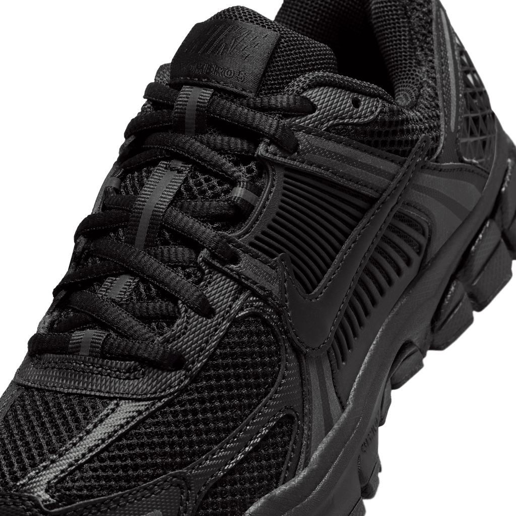 Big Kids' Nike Vomero 5 "Triple Black"