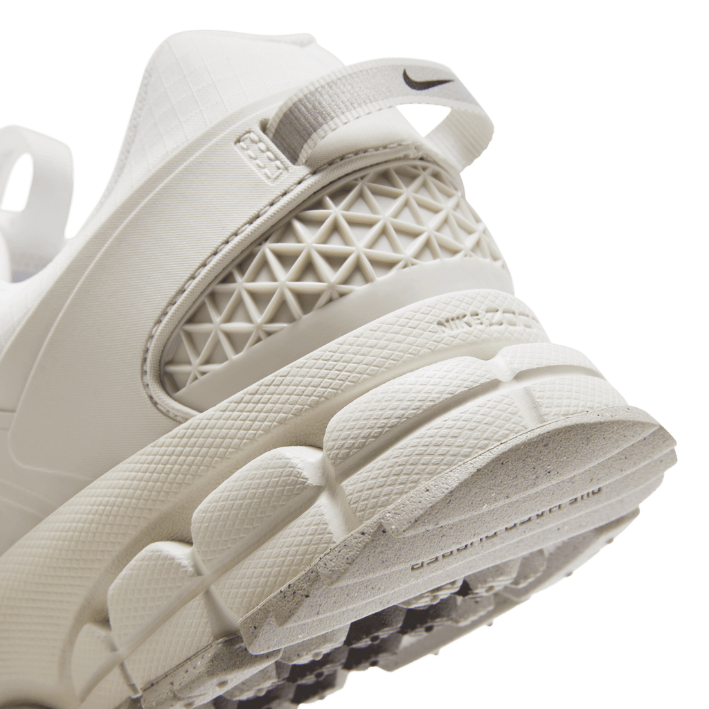 Men's Nike Zoom Vomero Roam Winterized "Summit White"